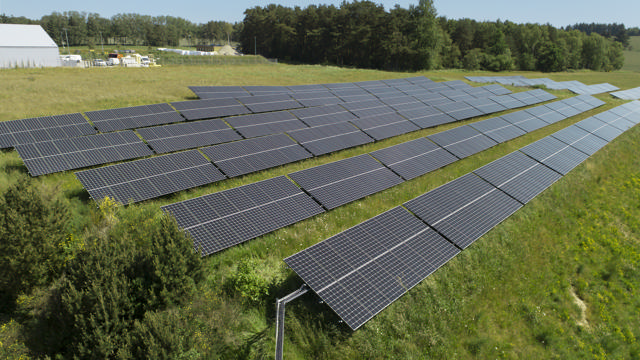 Sonnenkollektoren auf Haarups eigenem Gelände.