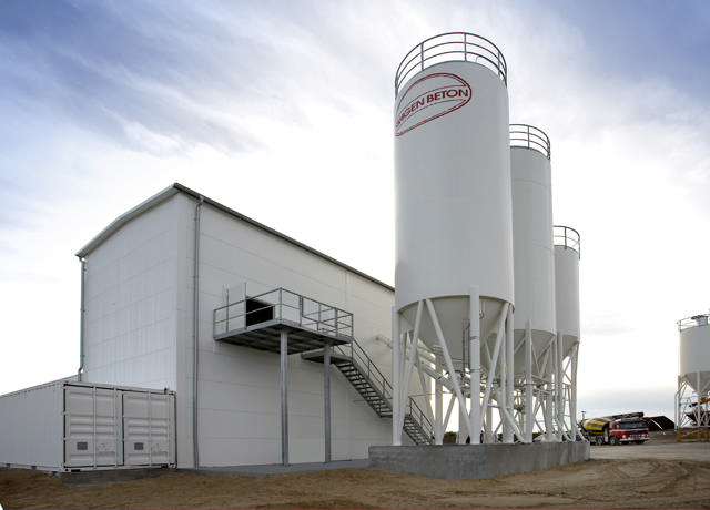 3 Materialsilos bei Skagen Beton in Dänemark